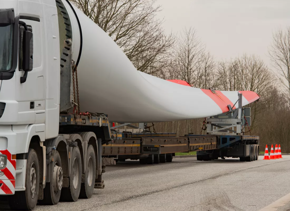 close-up-windmill-blade-truck-road