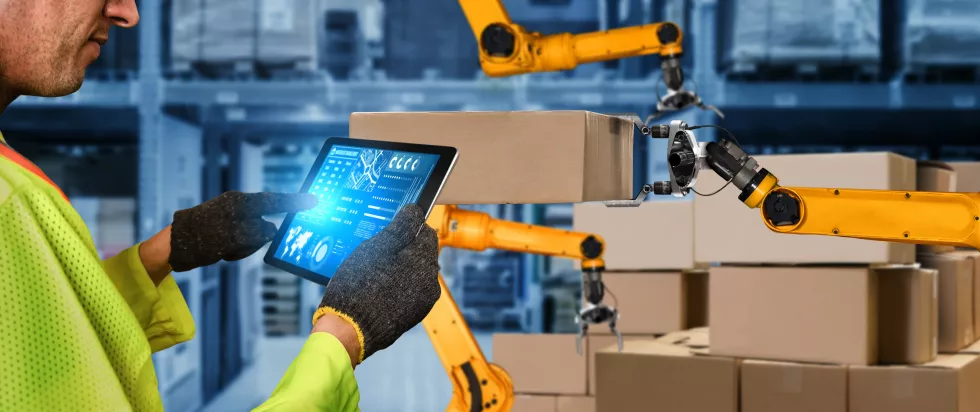 smart-robot-arm-systems-innovative-warehouse-factory-digital-technology
