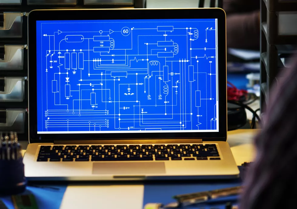 computer-laptop-showing-electronic-circuit-pattern