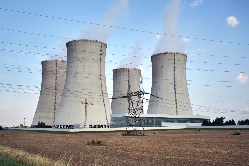 cooling-towers-nuclear-power-plant-energy-self-sufficiency-greenhouse-emission