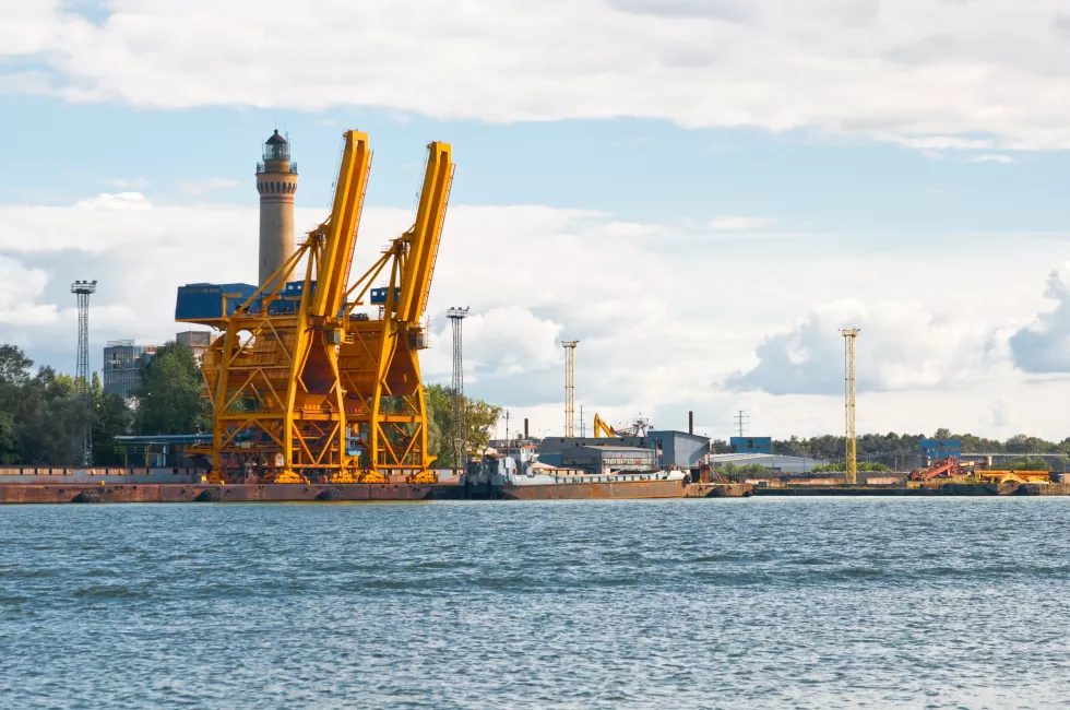 commercial-dock-by-sea-against-sky