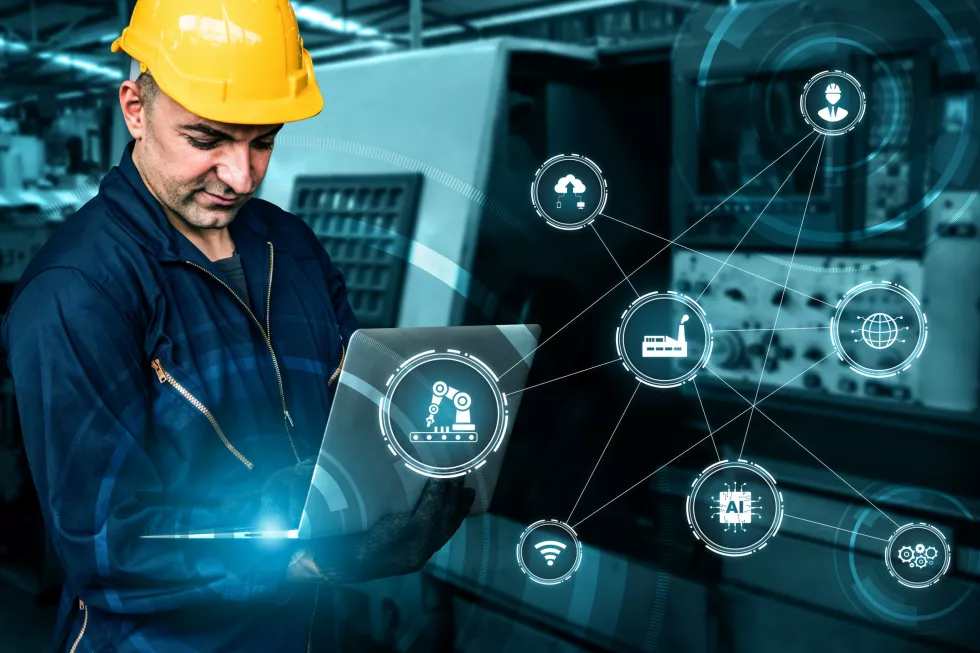 engineering-technology-industry-4-0-smart-factory-concept-2