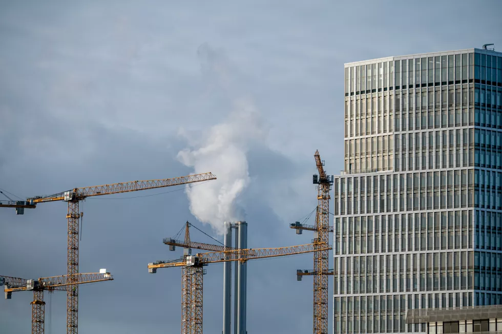 etienne-girardet-hBJrDwWnaaI-unsplash