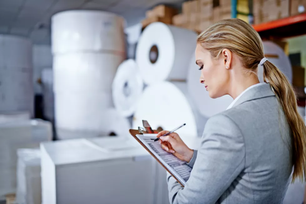 warehouse-business-woman-with-clipboard-writing-working-as-employee-corporate-company-supplier-staff-female-person-with-checklist-inventory-logistics-packaging-store(1)