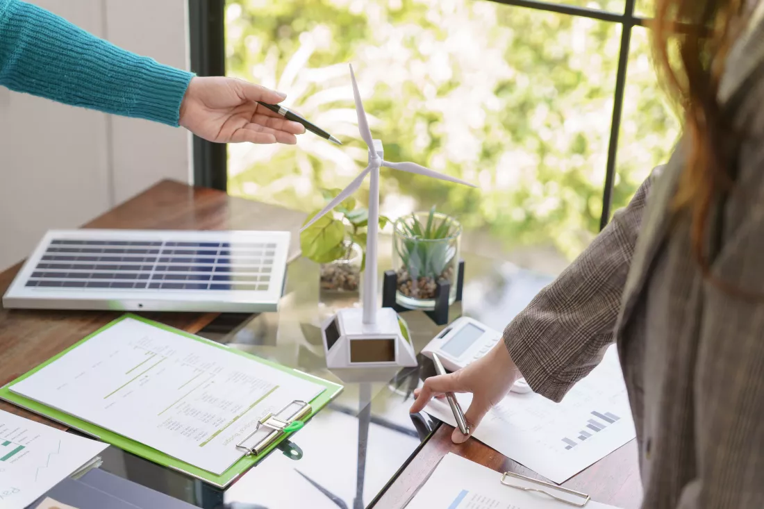 solar-panels-green-energy-business-people-working-green-eco-friendly-office-business-meeting-creative-ideas-business-eco-friendly-professional-teaching-corporate-people-sustainable-electricity