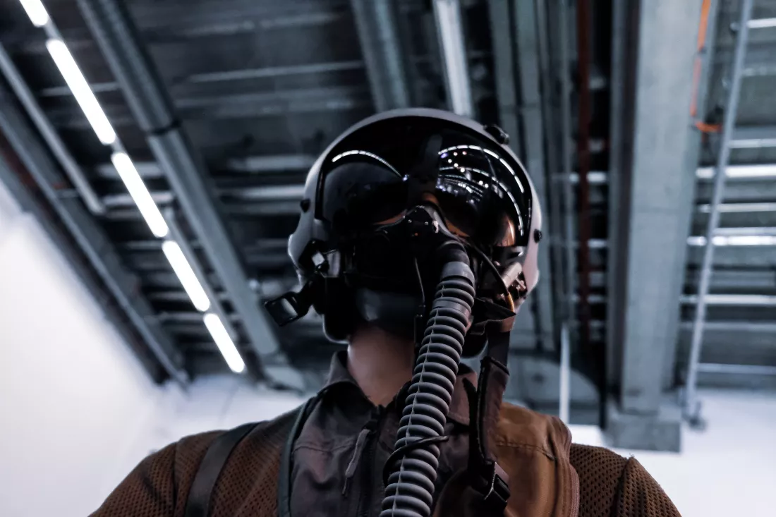 man-wearing-gas-mask-indoor
