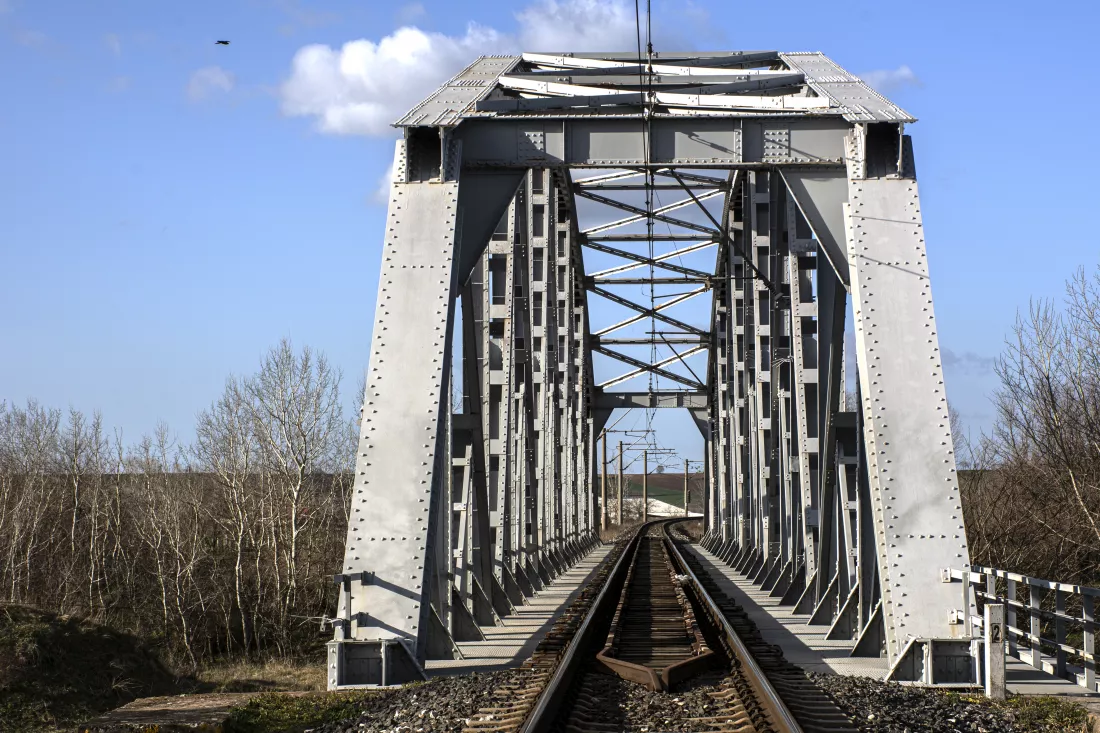 low-angle-view-bridge-against-sky