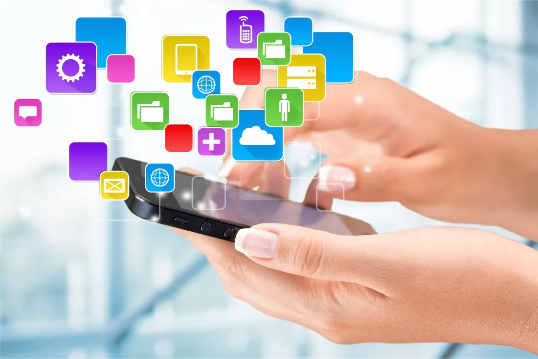 Aplikacje mobilne i platformy internetowev